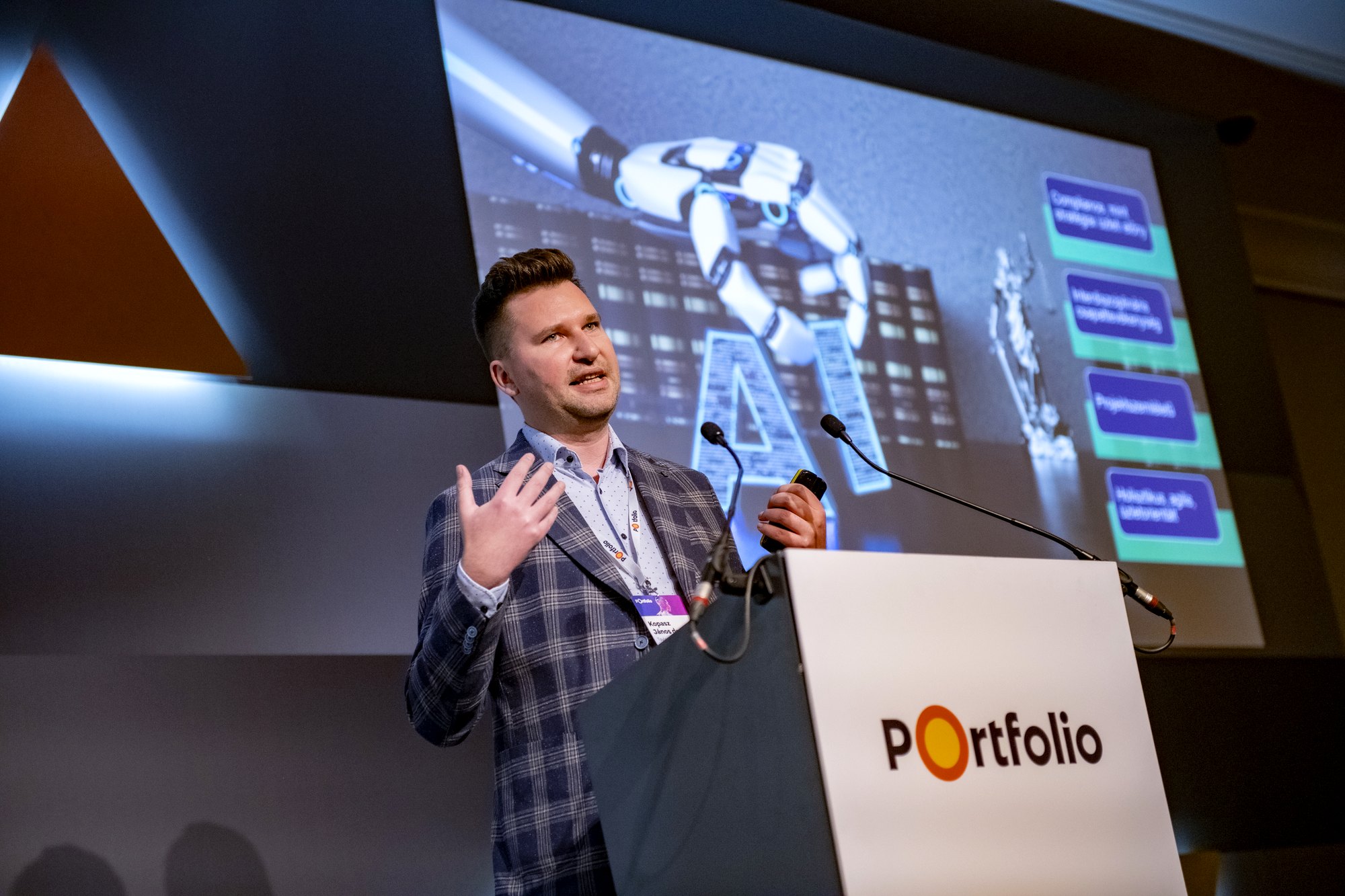Dr. János Kopasz speaking about AI governance