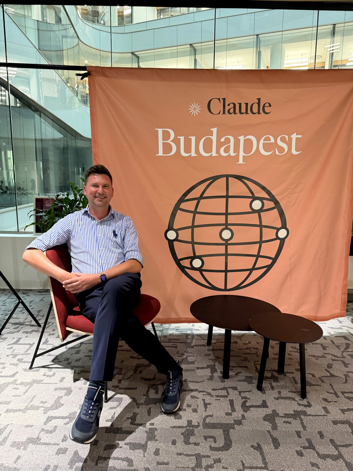 János Kopasz seated at Claude Budapest